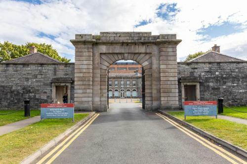Apartamento Magnificent 2 Bedroom Flat In Historic Army Barracks