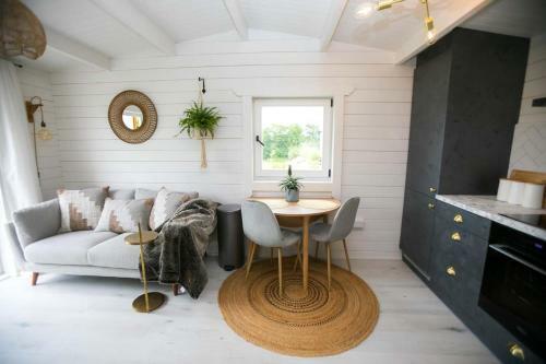 The Paddocks Cabin - Stylish, Cozy & Private