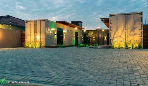 Hostal Vila Container