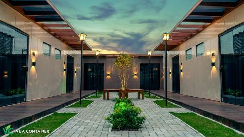 Hostal Vila Container