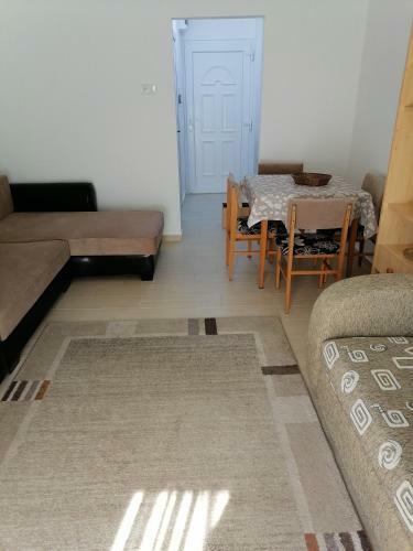 L�dy Apartman