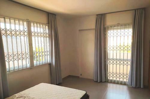 Casa Na Praia Em Sc Com Wi-fi E Churrasqueira