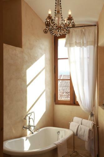 Hostal Les Remparts