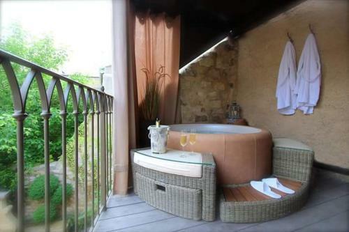 Hostal Les Remparts
