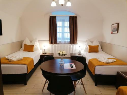 River Apartmanh�z