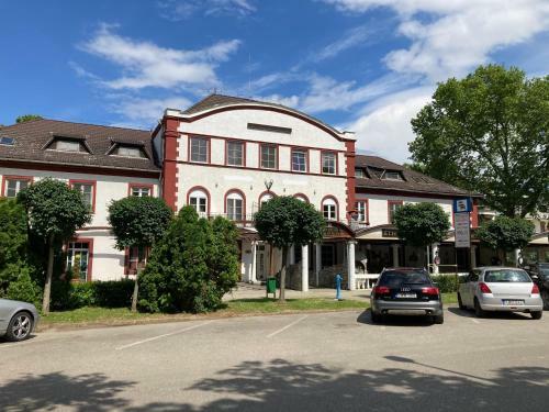 Park Hotel Hark�ny
