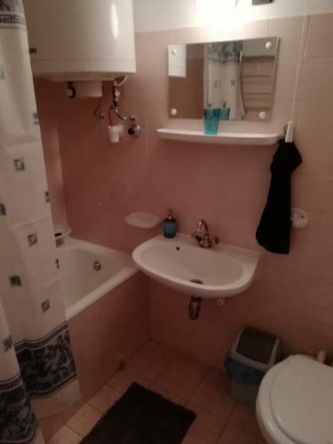 Az�r Apartman