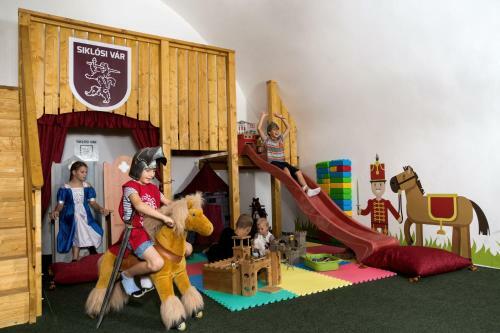 Holiday Apartmanh�z