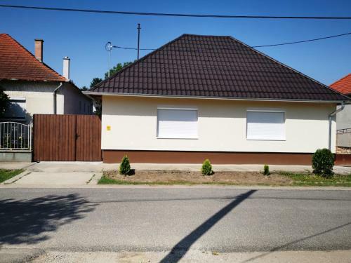 Lili Apartman