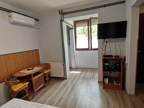 R�zsa Apartman