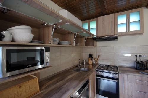 M�ty�s Apartmanh�z