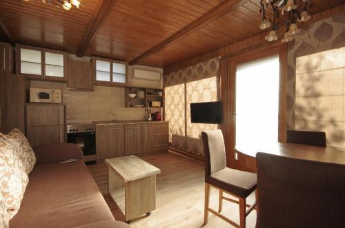 M�ty�s Apartmanh�z