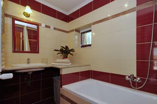 M�ty�s Apartmanh�z
