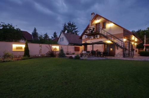 M�ty�s Apartmanh�z