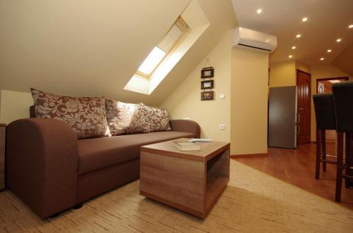 M�ty�s Apartmanh�z