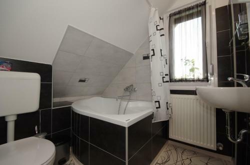 M�ty�s Apartmanh�z