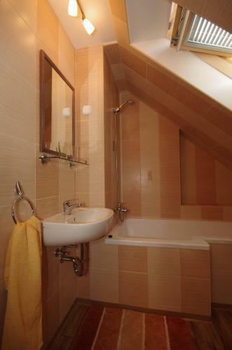 M�ty�s Apartmanh�z
