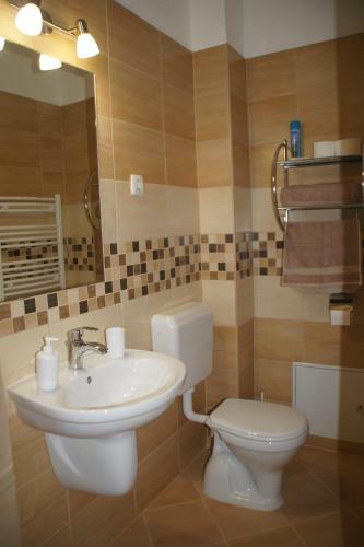 Hostal Pacsirta Apartman