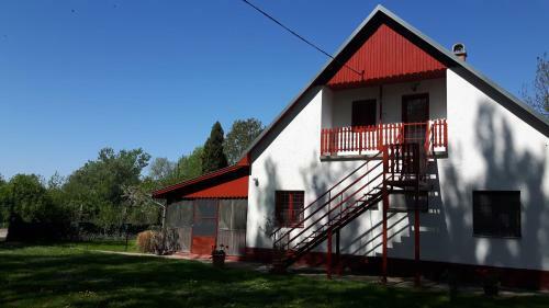 Tiszai V�ndor Apartmanh�z