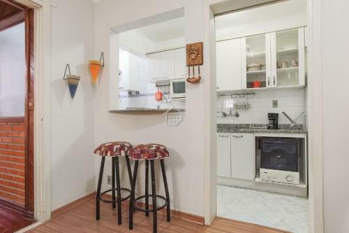 Apartamento Completo Em Bairro Nobre - C/ Garagem