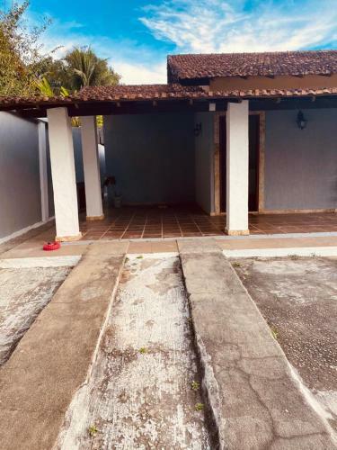 Casa Com Piscina Em Costa Azul