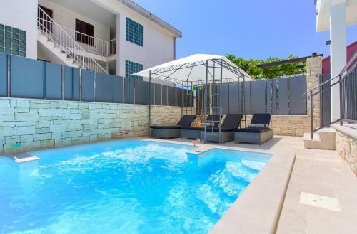 Luxury Vall Apartment