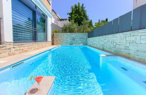 Luxury Vall Apartment
