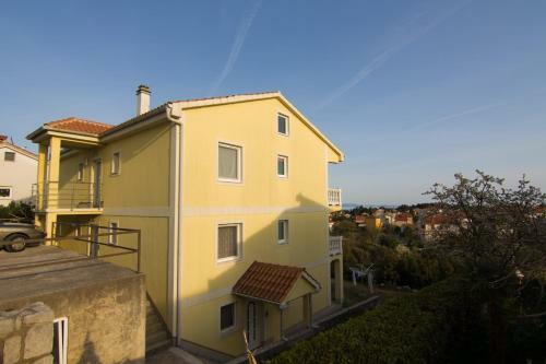 Apartamentos Janja