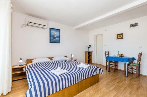 Apartments Antun