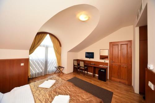 Hotel Kum�nia
