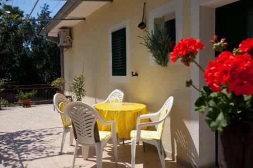 Apartment Karmela