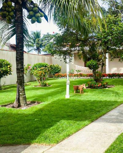 Casa Para 9 Pessoas, Com Piscina E Churrasqueira