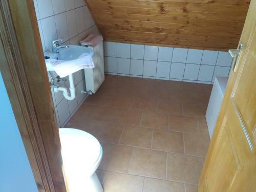 Orb�n Nyaral�h�z