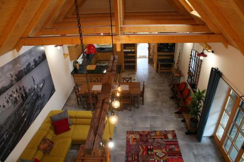 Villa D�me's Point