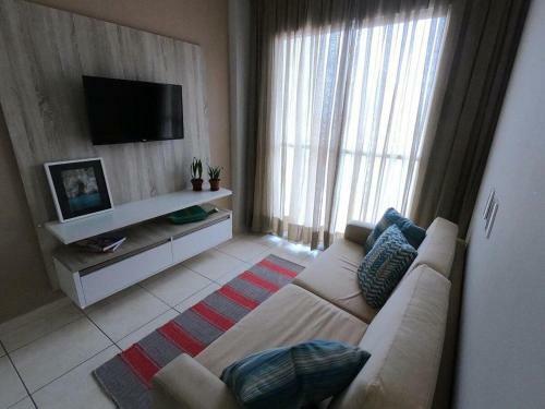 Apartamento 50 Metros Da Praia, Voltado Para O Nascente
