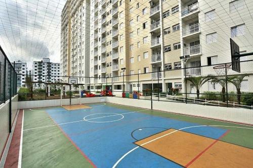 Apartamento 50 Metros Da Praia, Voltado Para O Nascente