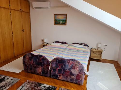 Gy�ngyvir�g Apartman Lenti