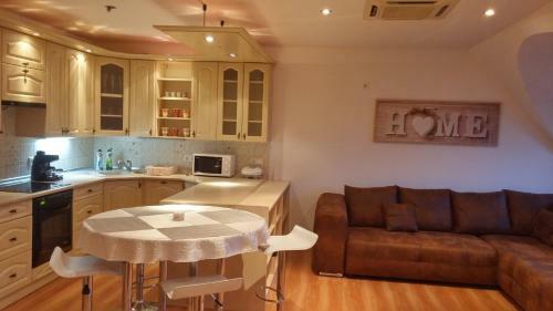 Home Apartman
