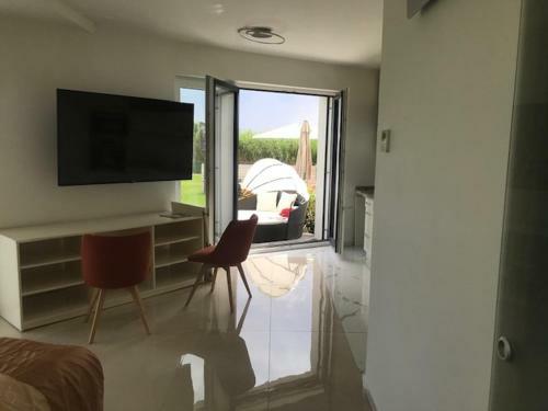 Balatonparti Vir�g Apartman