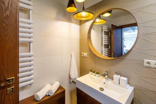 Royal Cafe Apartman