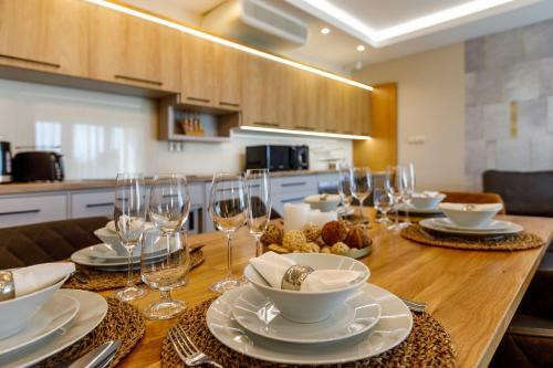Royal Cafe Apartman