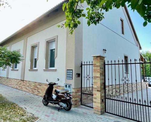 V�r�smarty Apartman