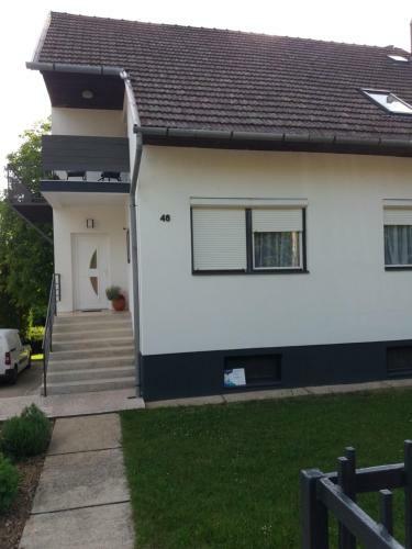Hostal �va Apartman