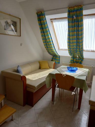 Apartamento T� Var�zs