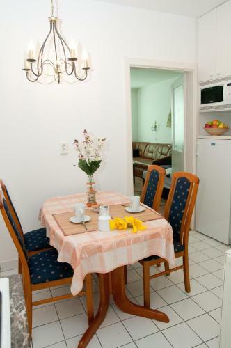 Helena Apartman