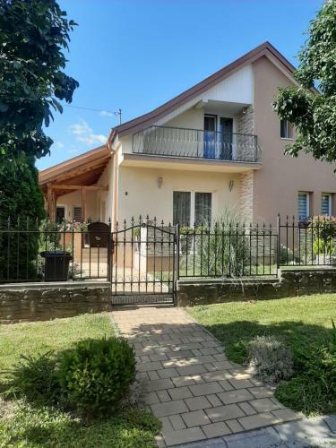 Korina Apartman
