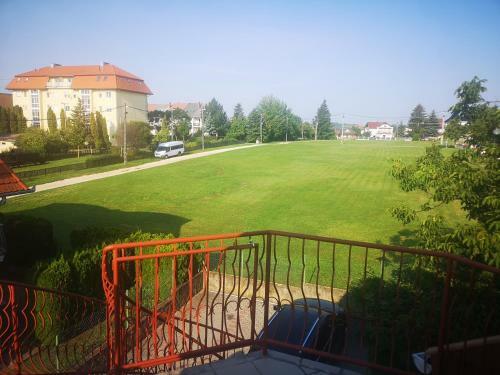 Z�ld S�lyom Apartman