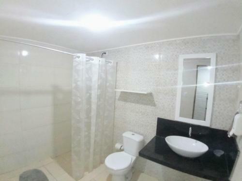 Ampla Casa De 3 Quartos Com Piscina