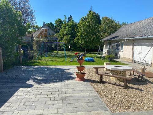 Bo-zso Apartman Hajd�szoboszl�
