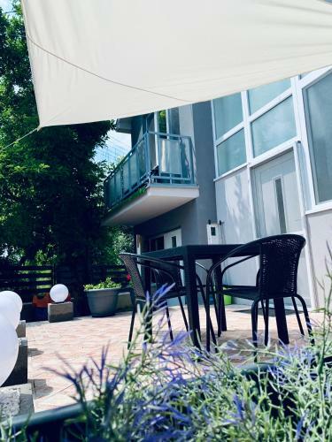 Cornflower Apartment